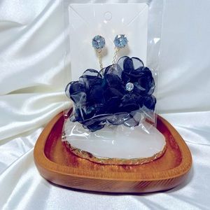 Black Floral Rhinestone Dangle Earrings